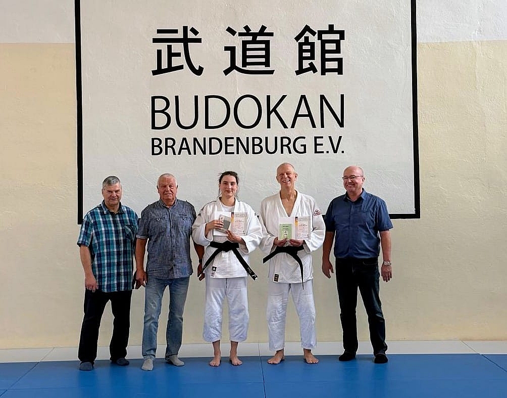 Photo: meetingpoint-brandenburg.de Budokan Brandenburg Judoka Successfully Earn 1st Dan Black Belt