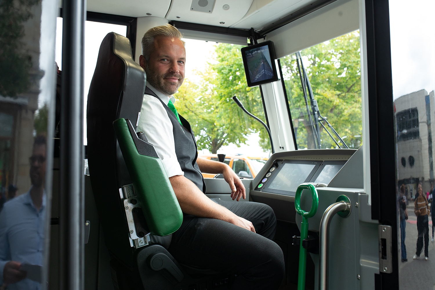 Magdeburg fährt jetzt klimatisiert: Die neue Flexity-Straßenbahn ...